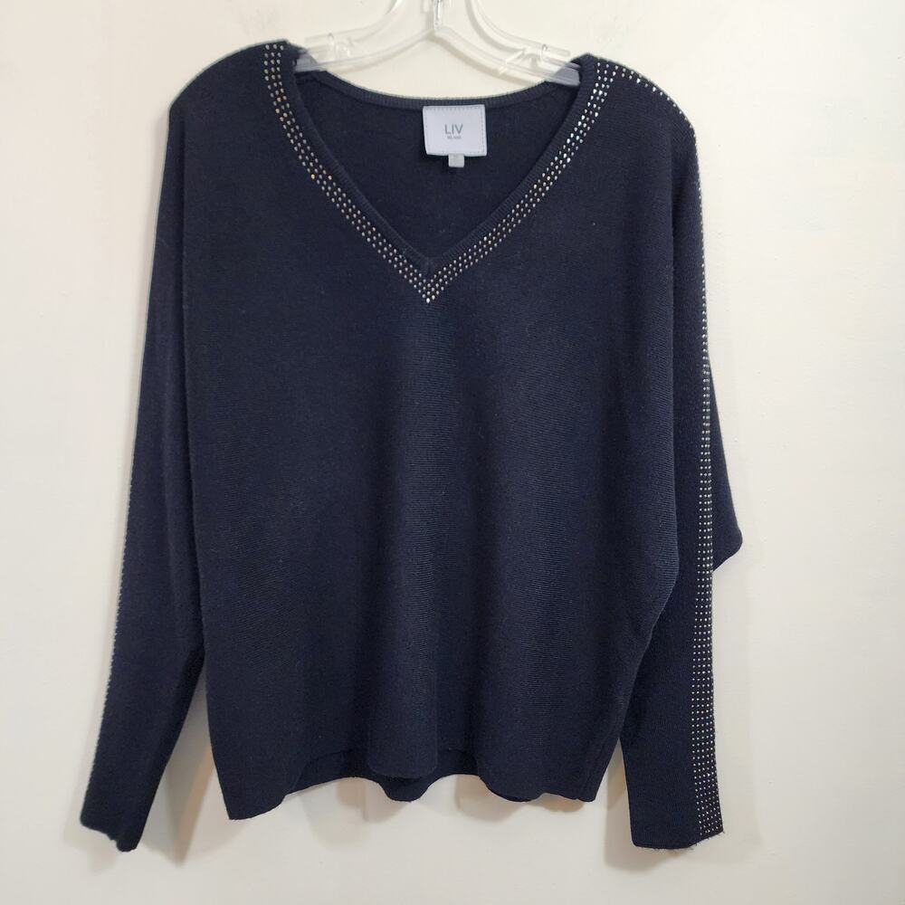 Liv Milano long rhinestone sleeve and v-neck collar‎ soft sweater woman's size M